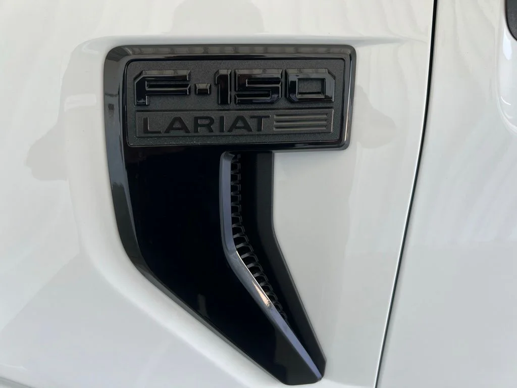 New 2025 Oxford White Ford Lariat® image 30
