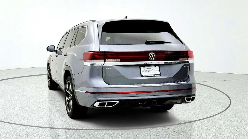 Used 2024 Platinum Gray Metallic Volkswagen 2.0T SEL Premium R-Line 4MOTION image 6