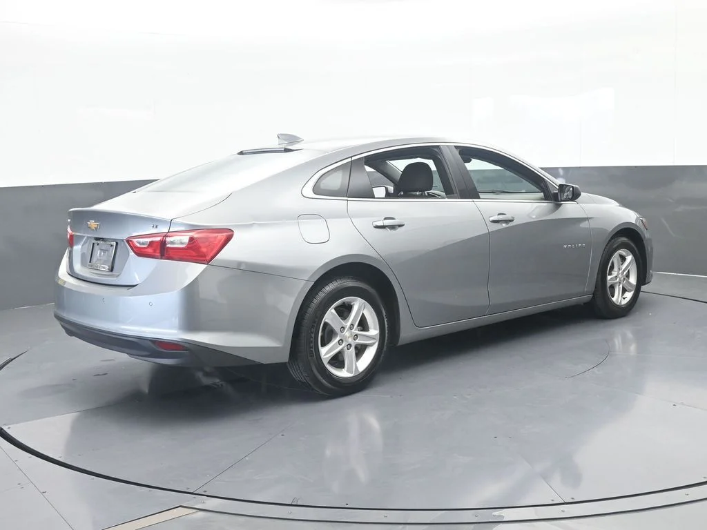 Used 2024 Sterling Gray Metallic Chevrolet LT image 5