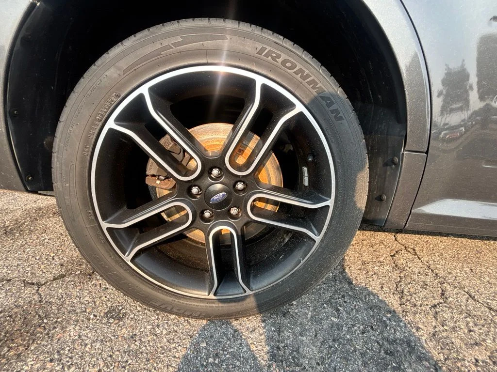 Used 2015 Black Ford SEL image 38