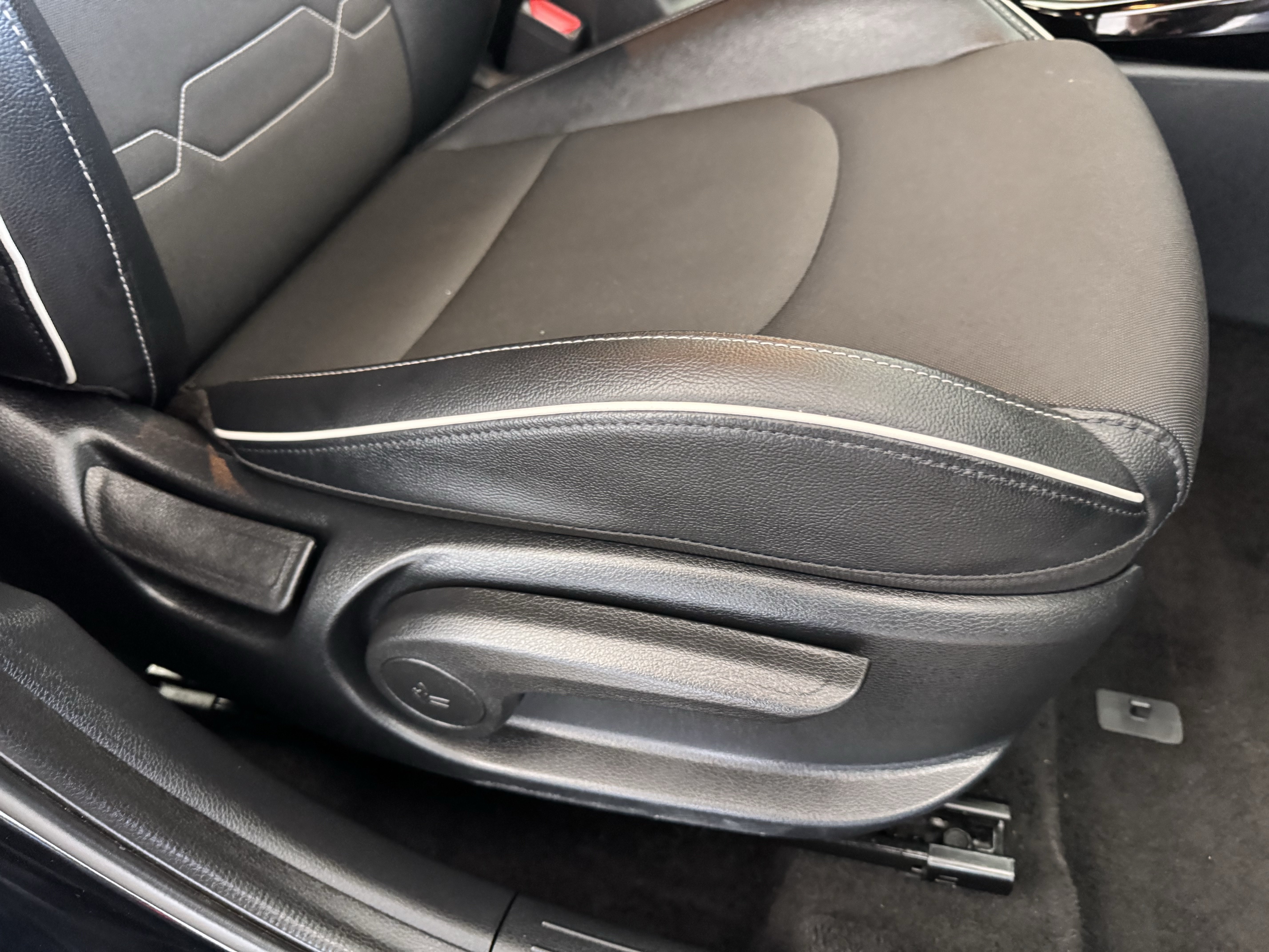 2023 Kia Forte GT-Line - Photo 23