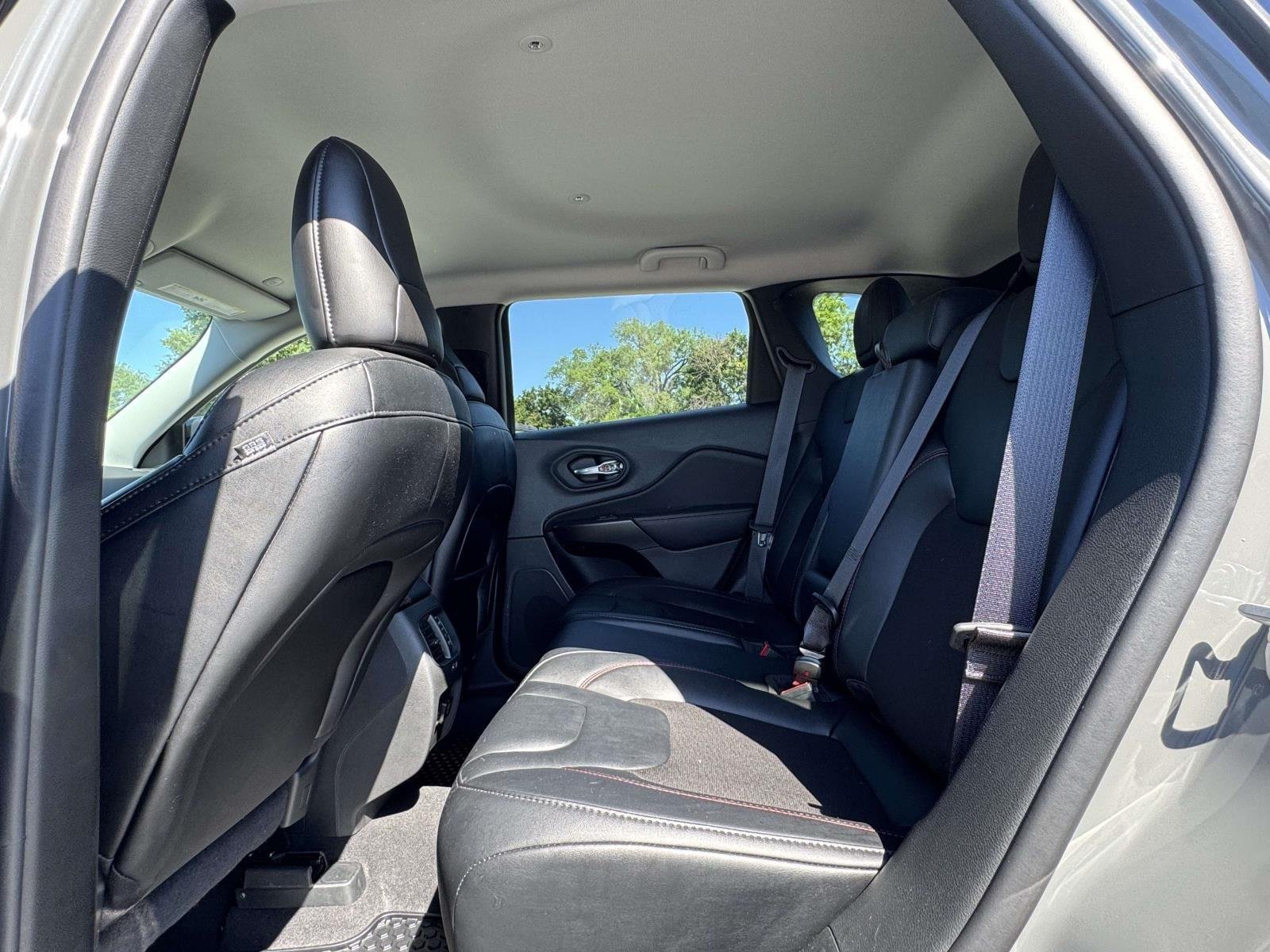 Used 2022 Sting-Gray Clearcoat Jeep Trailhawk image 22