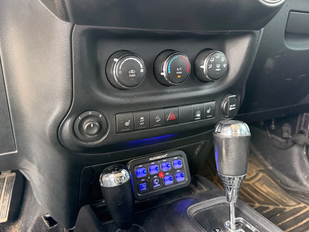 Used 2014 Gray Jeep Unlimited Sahara image 19