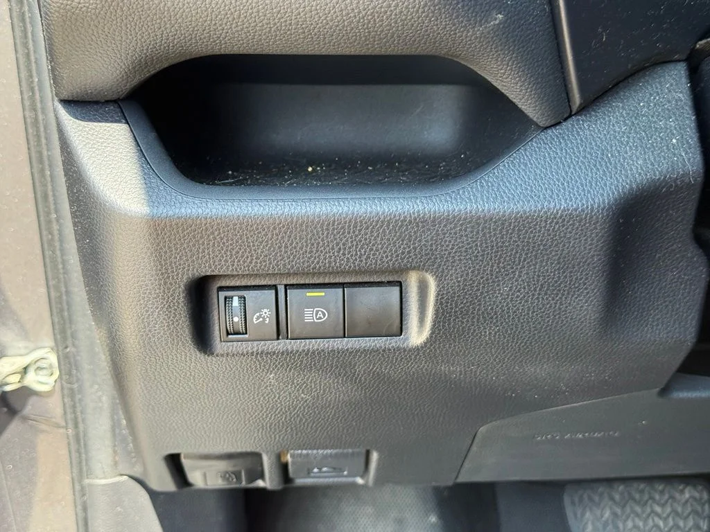 Used 2022 Gray Toyota XLE image 18