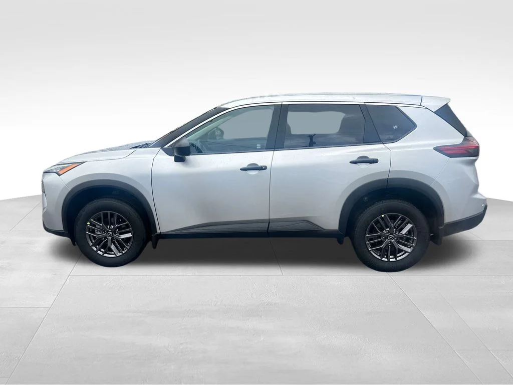 Used 2025 Silver Nissan S image 2
