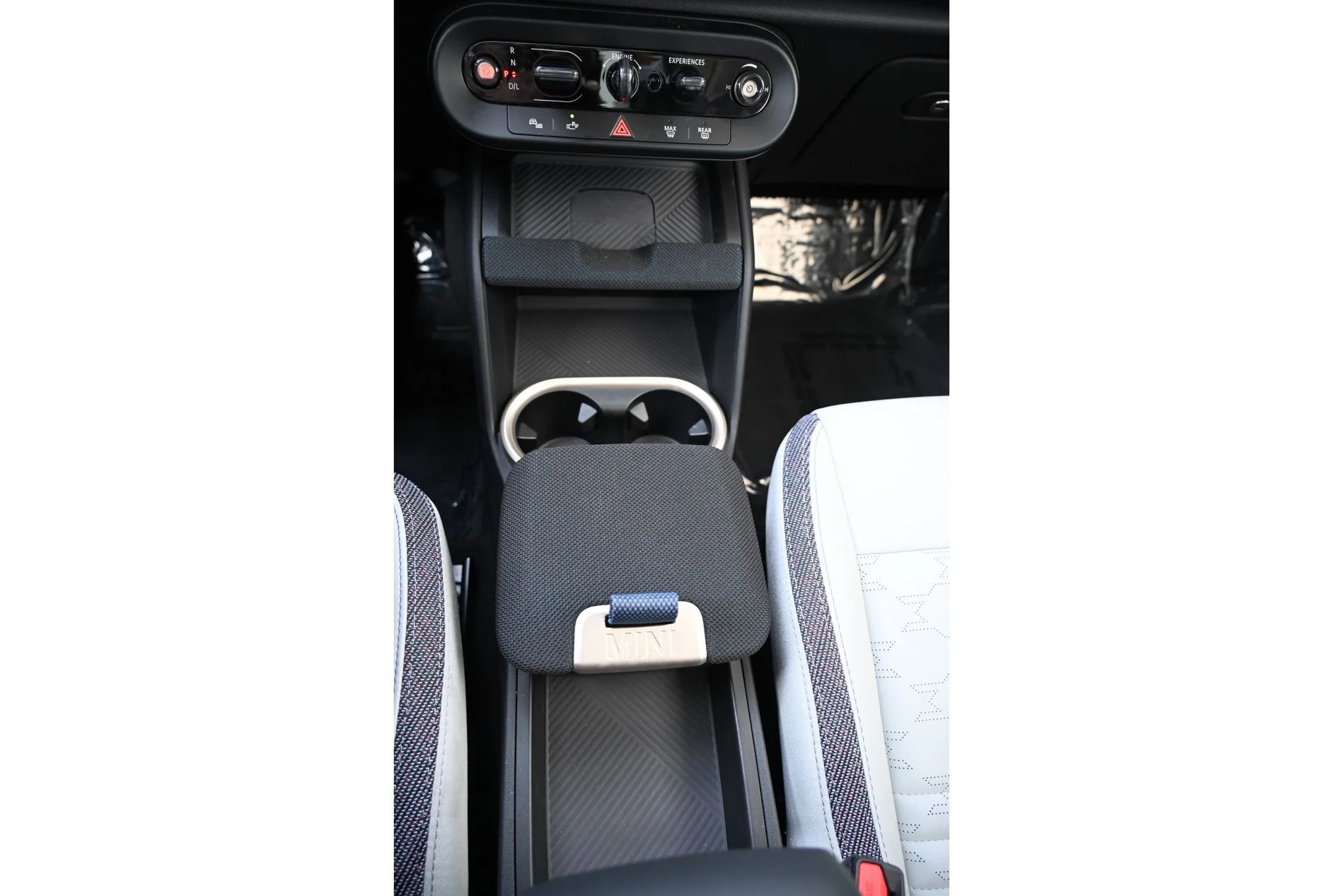 Used 2025 Green Metallic MINI Signature Plus image 8