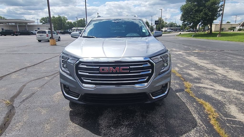 Used 2023 Sterling Metallic GMC SLT image 3