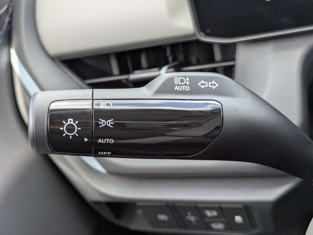 New 2027 Snow White Pearl Kia EX image 27