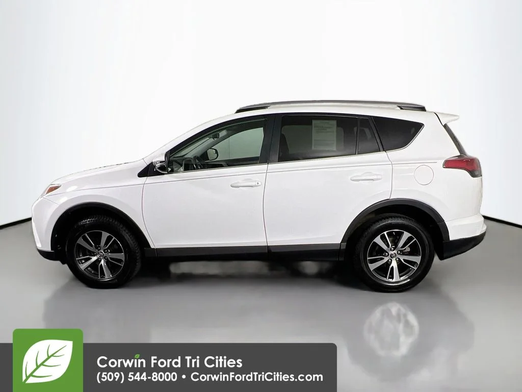 Used 2017 Super White Toyota XLE image 6