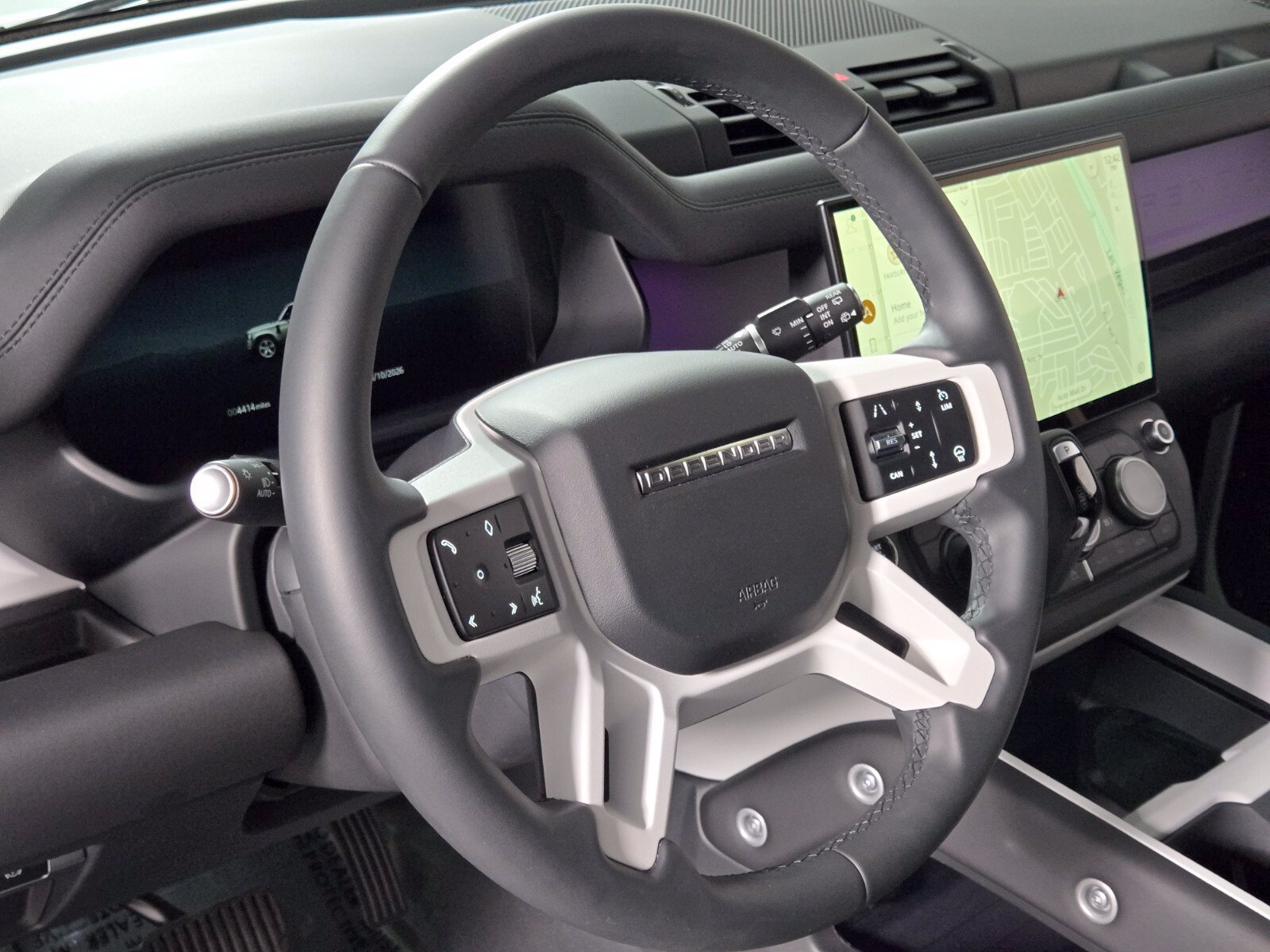 Used 2026 Fuji White Land Rover X-Dynamic SE image 24