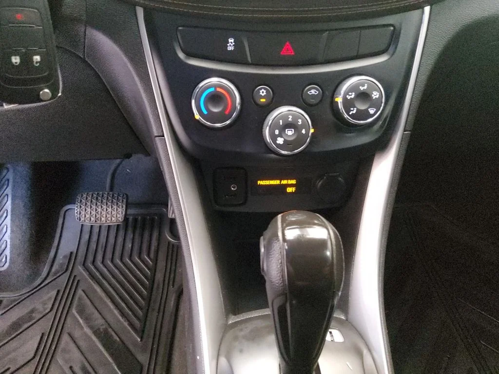 Used 2018 Black Chevrolet LS image 27