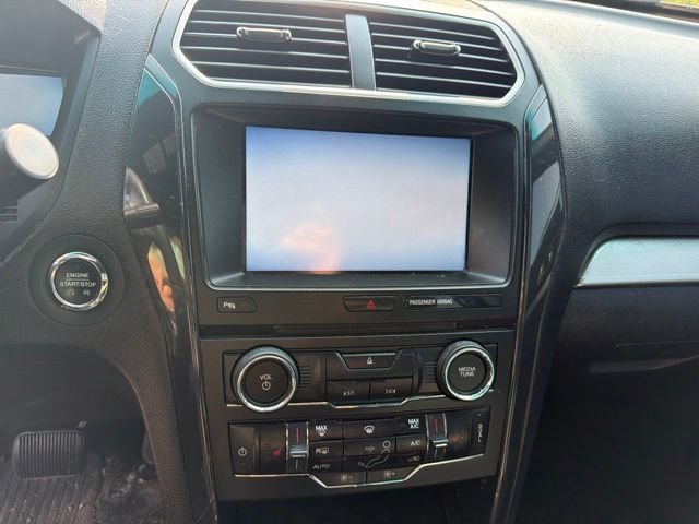 Used 2016  Ford XLT image 6