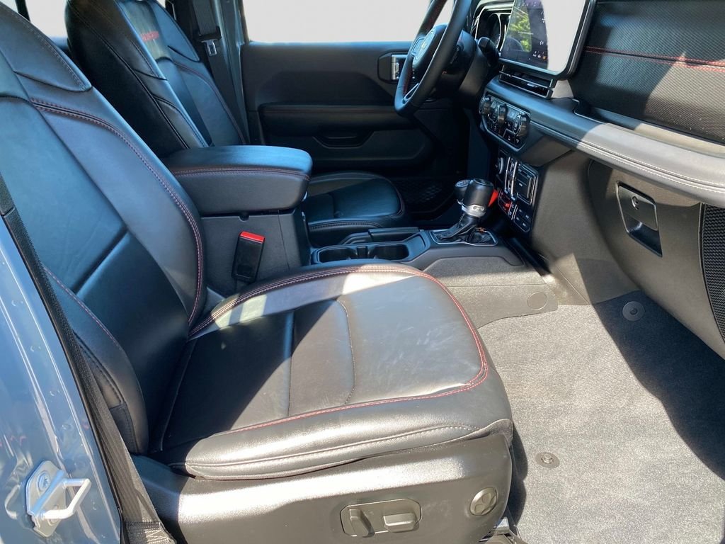 Used 2025 Gray Jeep Rubicon image 29