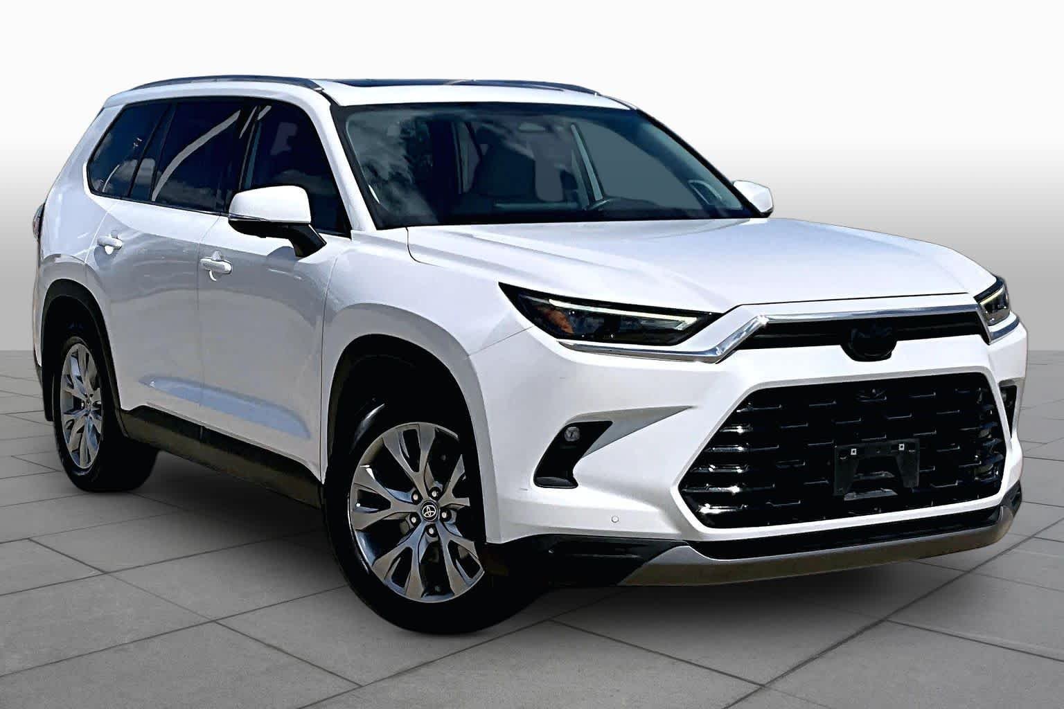 Used 2024 Wind Chill Pearl Toyota Limited image 3