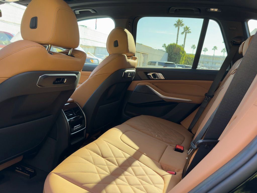 2026 BMW X5 50e - Photo 16