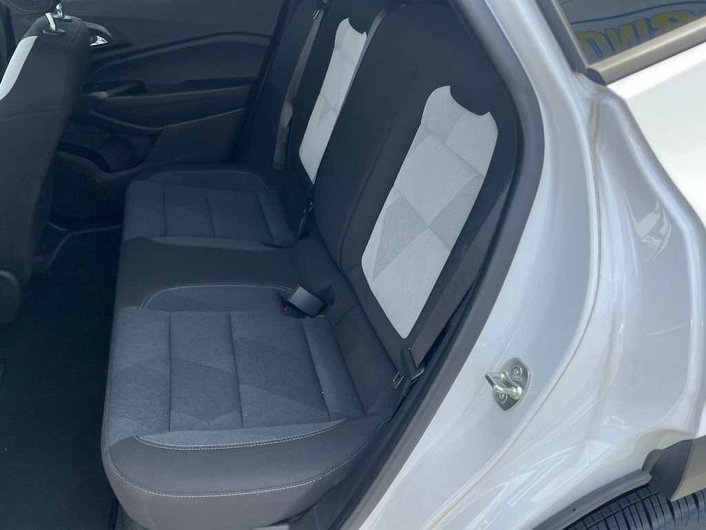 Used 2024 Summit White Chevrolet 1RS image 19