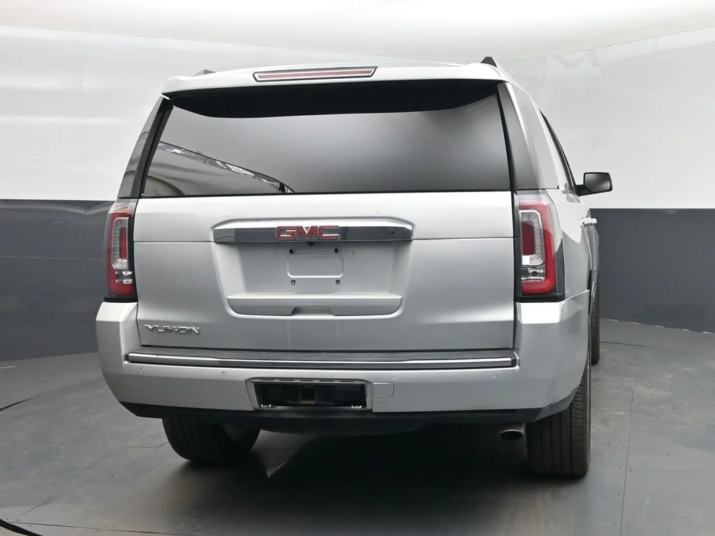 Used 2020 Silver GMC Denali image 28