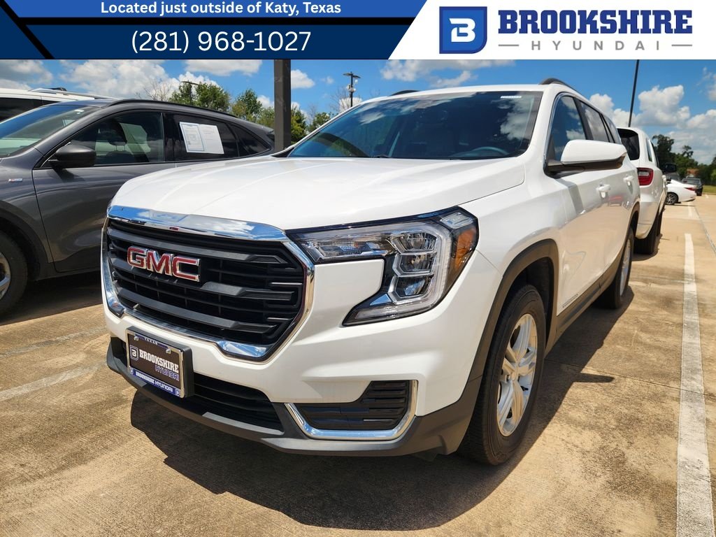 Used 2023 Summit White GMC SLE image 1