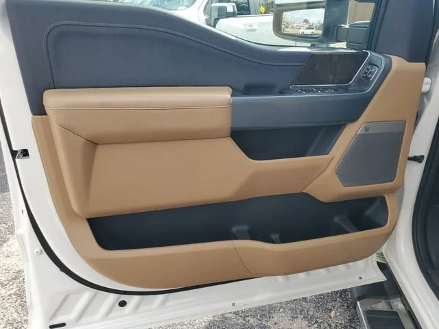 Used 2021 White Ford Lariat image 8