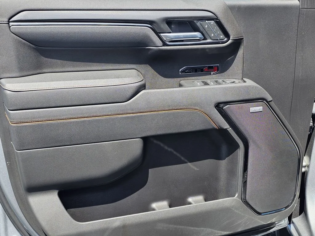 Used 2025 Sterling Metallic GMC AT4 image 15