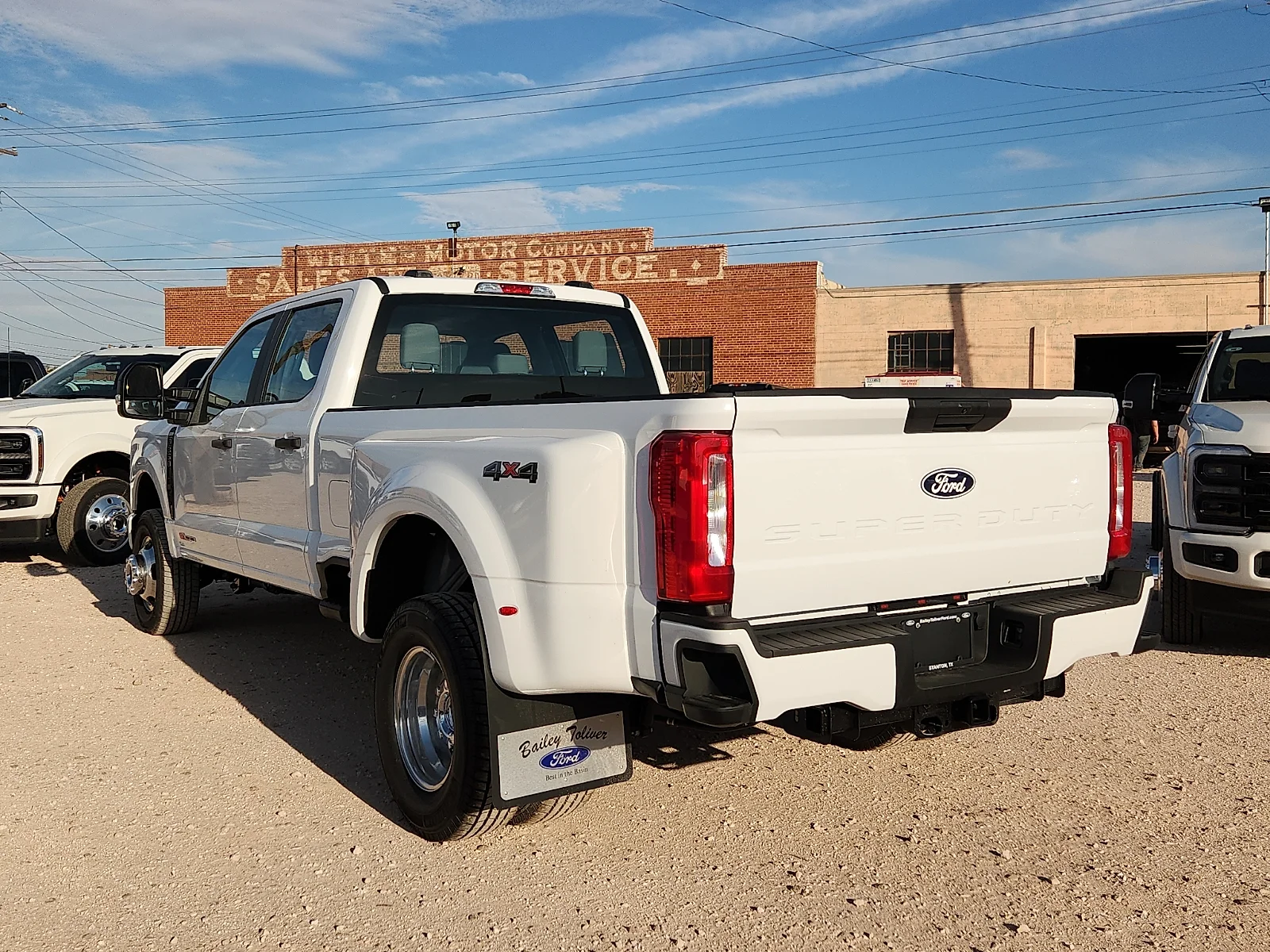 New 2027 Oxford White Ford XL image 5