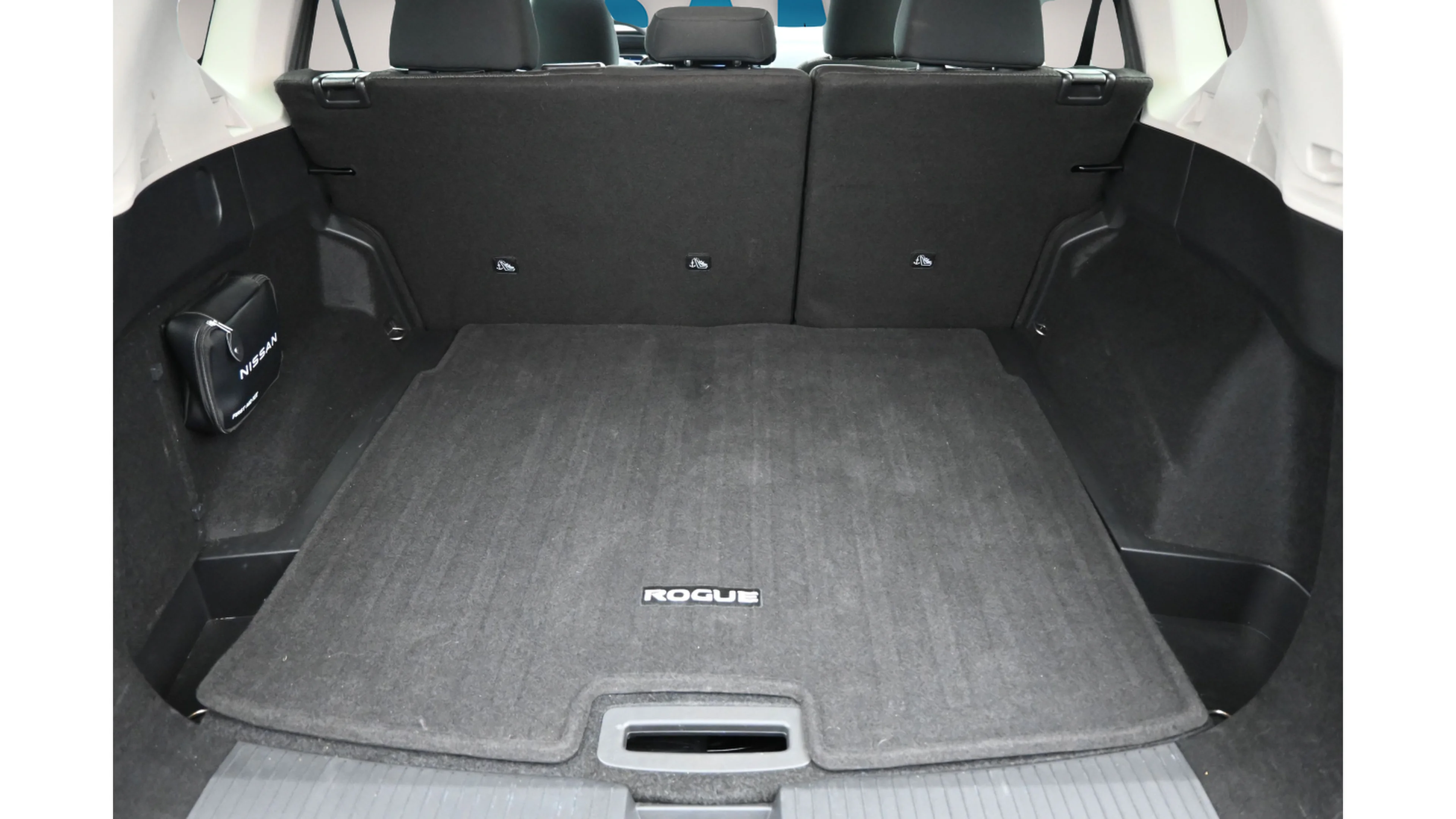 Used 2026 Deep Ocean Blue Pearl Nissan SV image 22