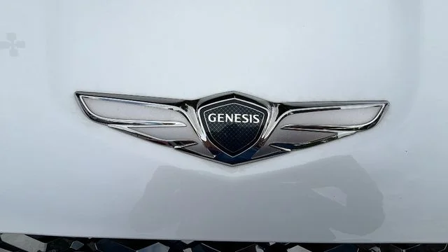 Used 2023 White Genesis 2.5T image 15