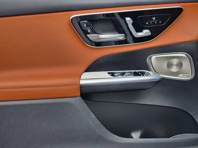 Certified Used 2026  Mercedes-Benz GLC 300 image 10