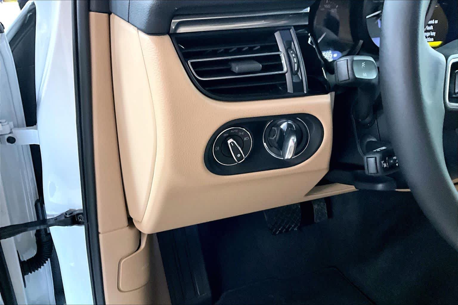 2025 Porsche Macan Base - Photo 31