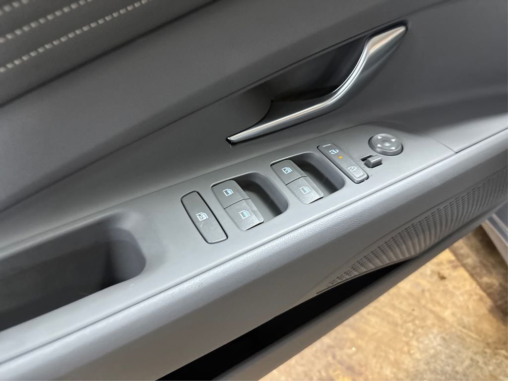 2025 Hyundai Elantra SEL - Photo 34