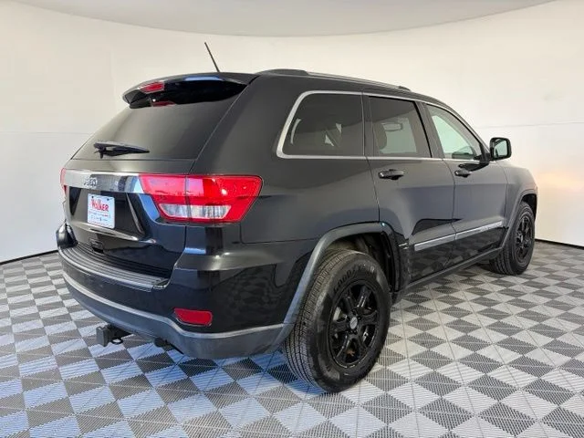 Used 2013 Black Jeep Laredo image 8
