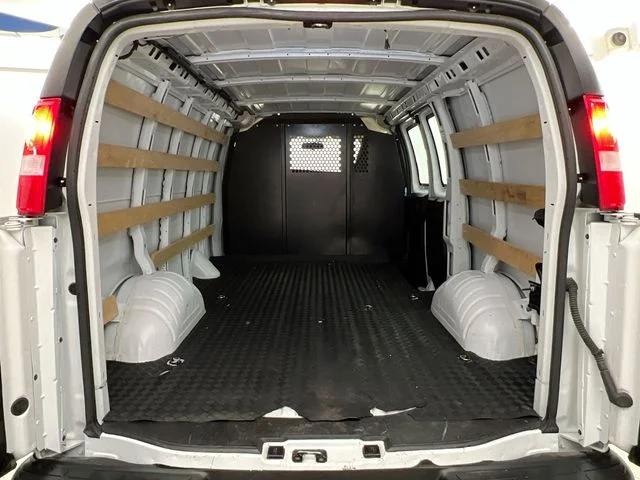 2024 GMC Savana Cargo Work Van - Photo 34