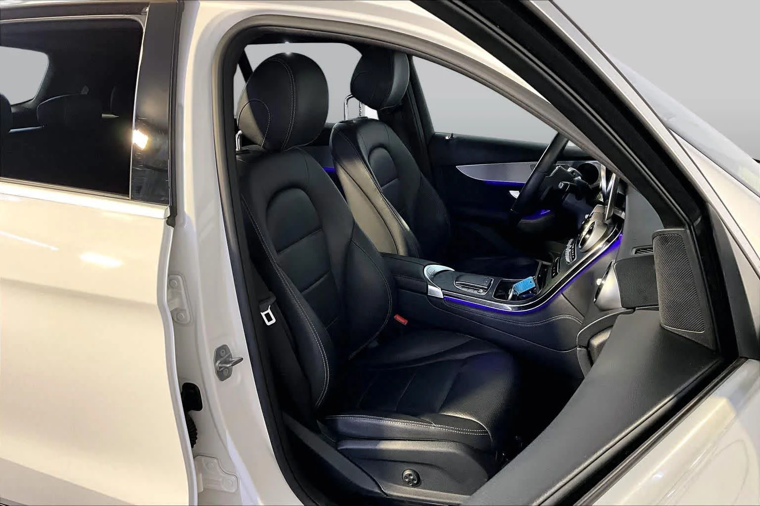 Used 2020 Polar White Mercedes-Benz GLC 300 image 8