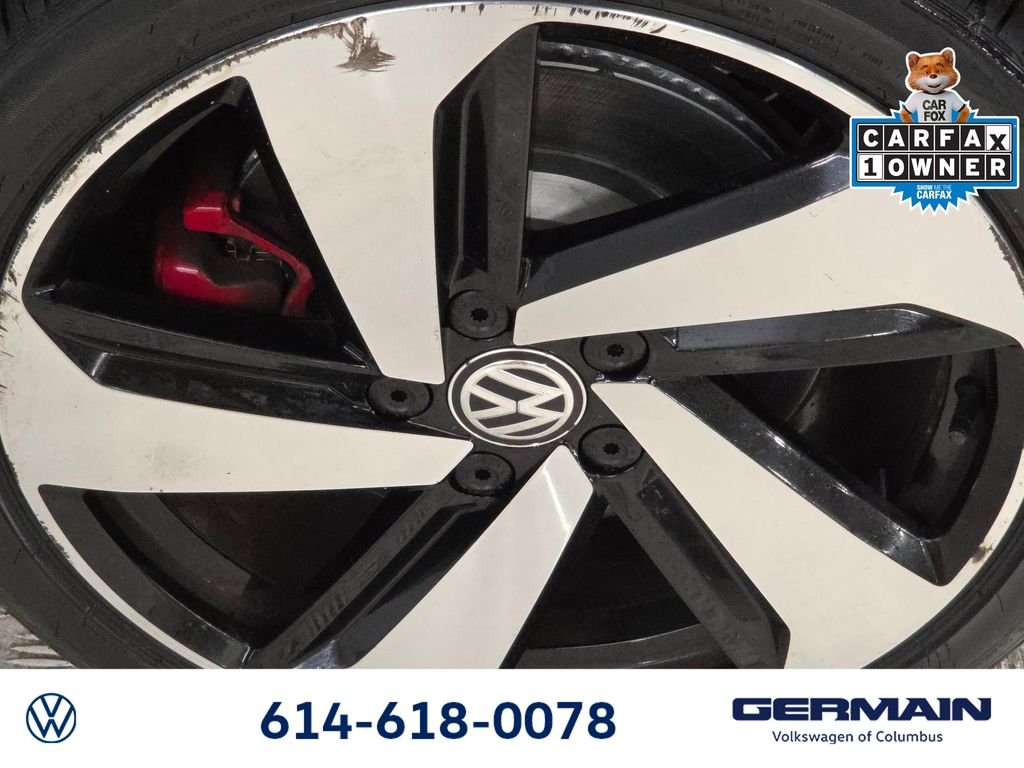 Used 2018 White Silver Volkswagen 2.0T SE image 15