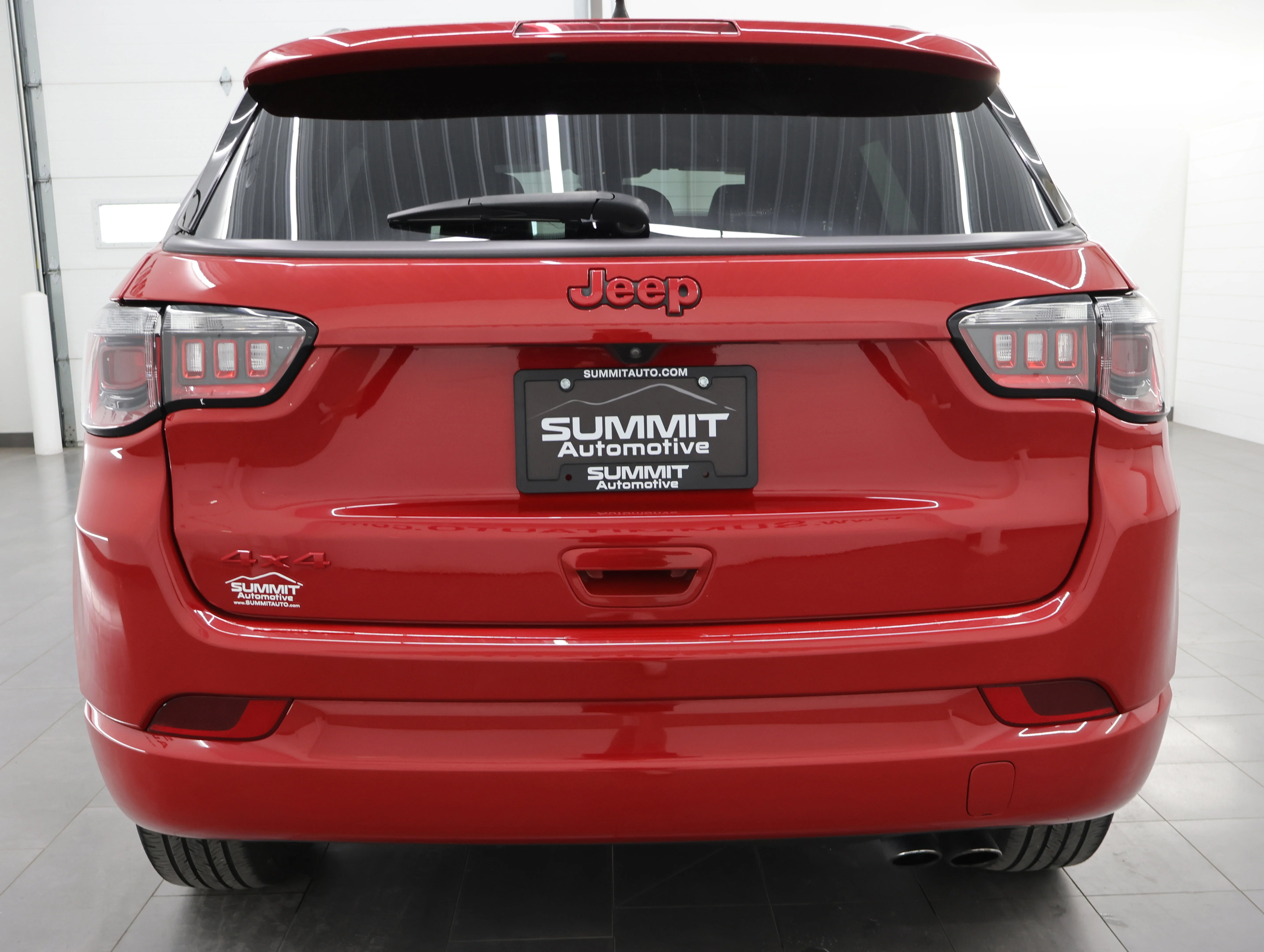 Used 2022 Redline Pearlcoat Jeep Limited image 27