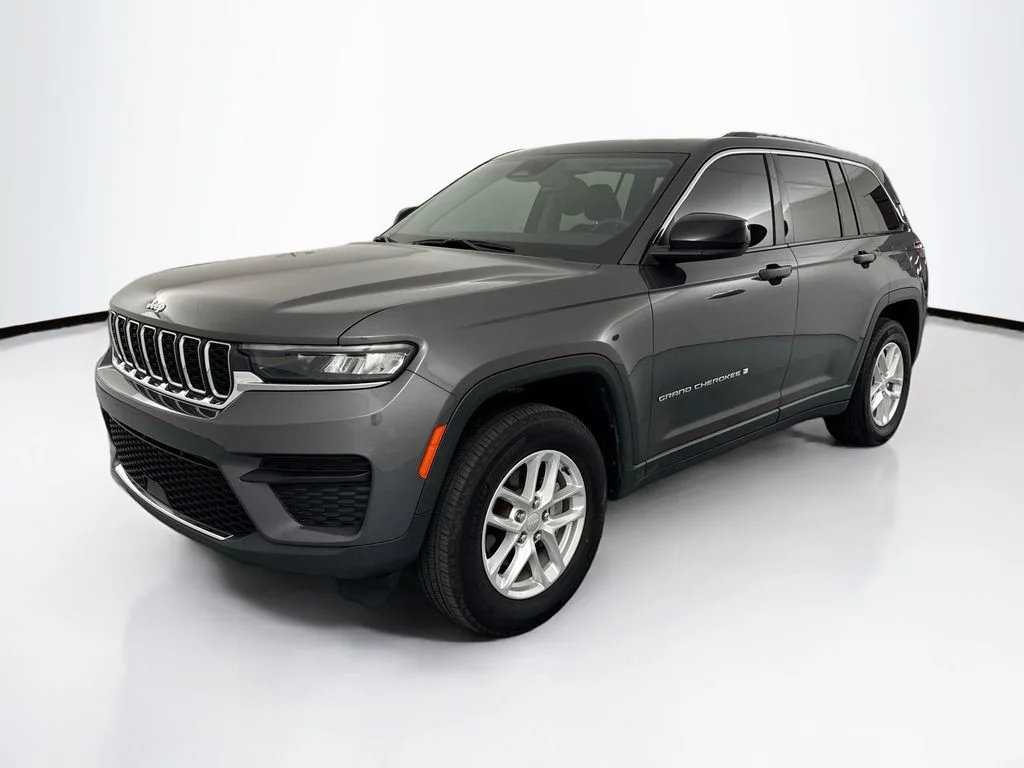 Used 2024 Gray Jeep Laredo X image 1