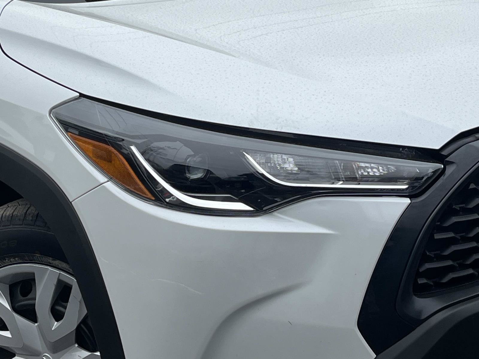 Used 2022 Wind Chill Pearl Toyota L image 2