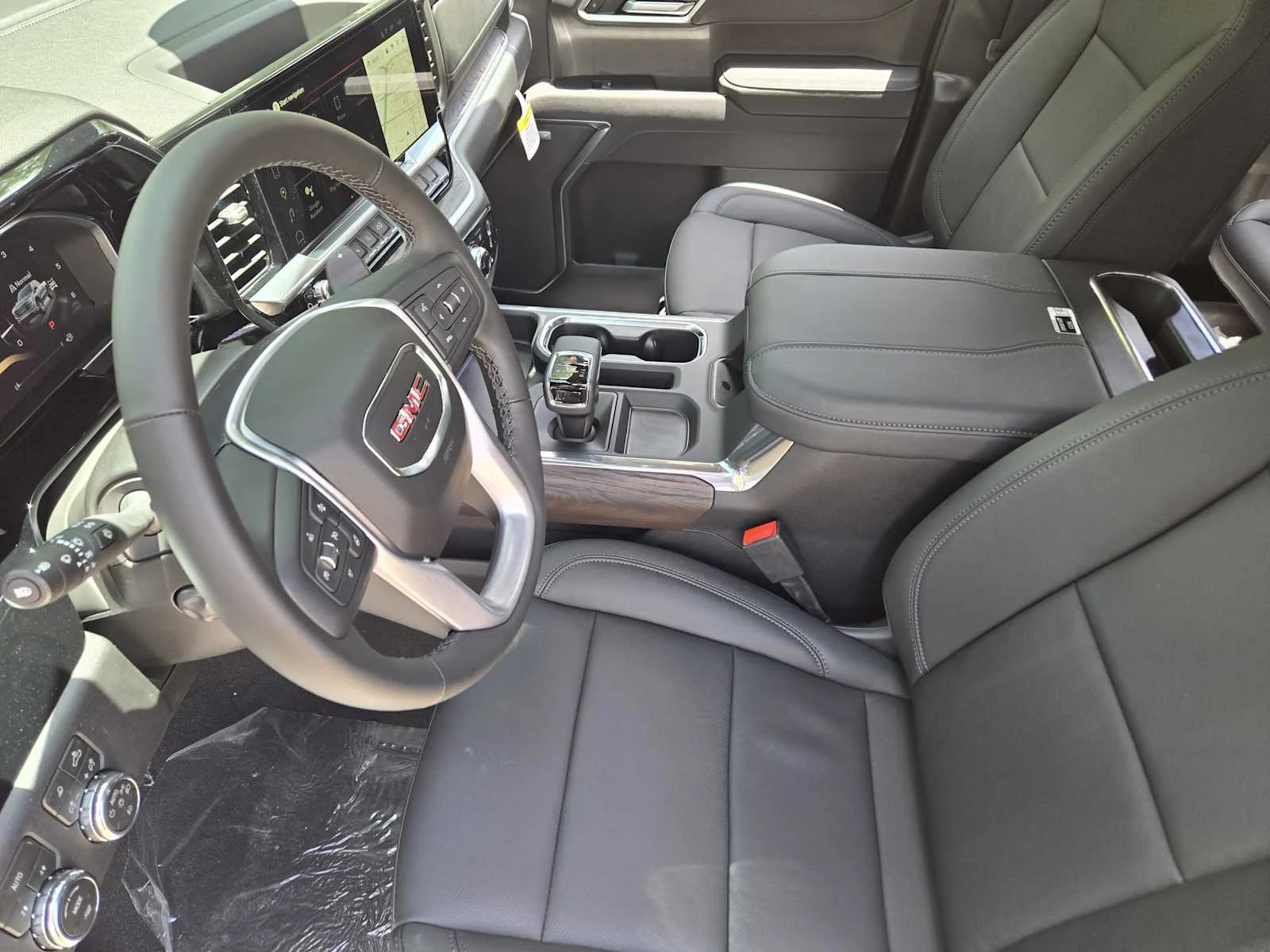 2026 GMC Sierra 1500 SLT - Photo 8