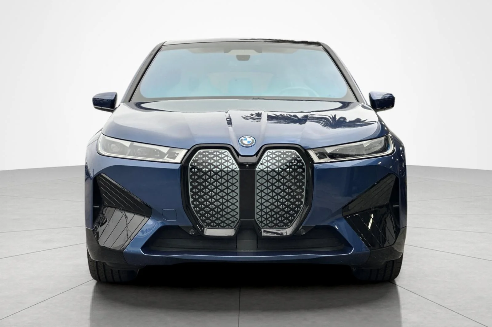 Used 2023 Phytonic Blue Metallic BMW xDrive50 image 8
