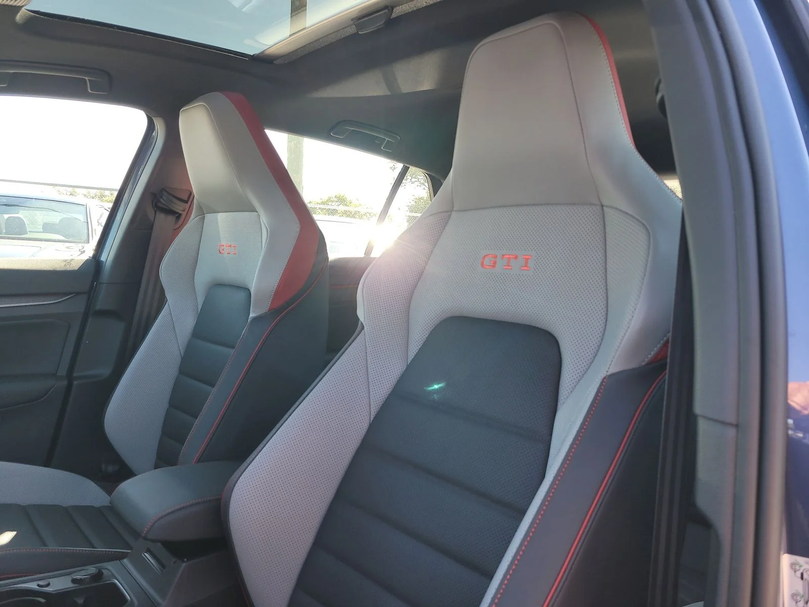 New 2026 Slate Blue Metallic Volkswagen 2.0T SE image 19