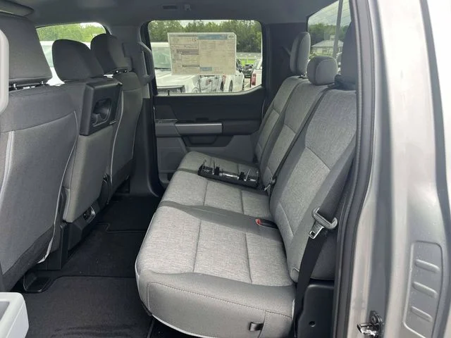 New 2026 Iconic Silver Metallic Ford XLT image 9