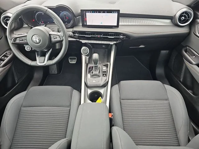 Used 2025 White Alfa Romeo Base image 22