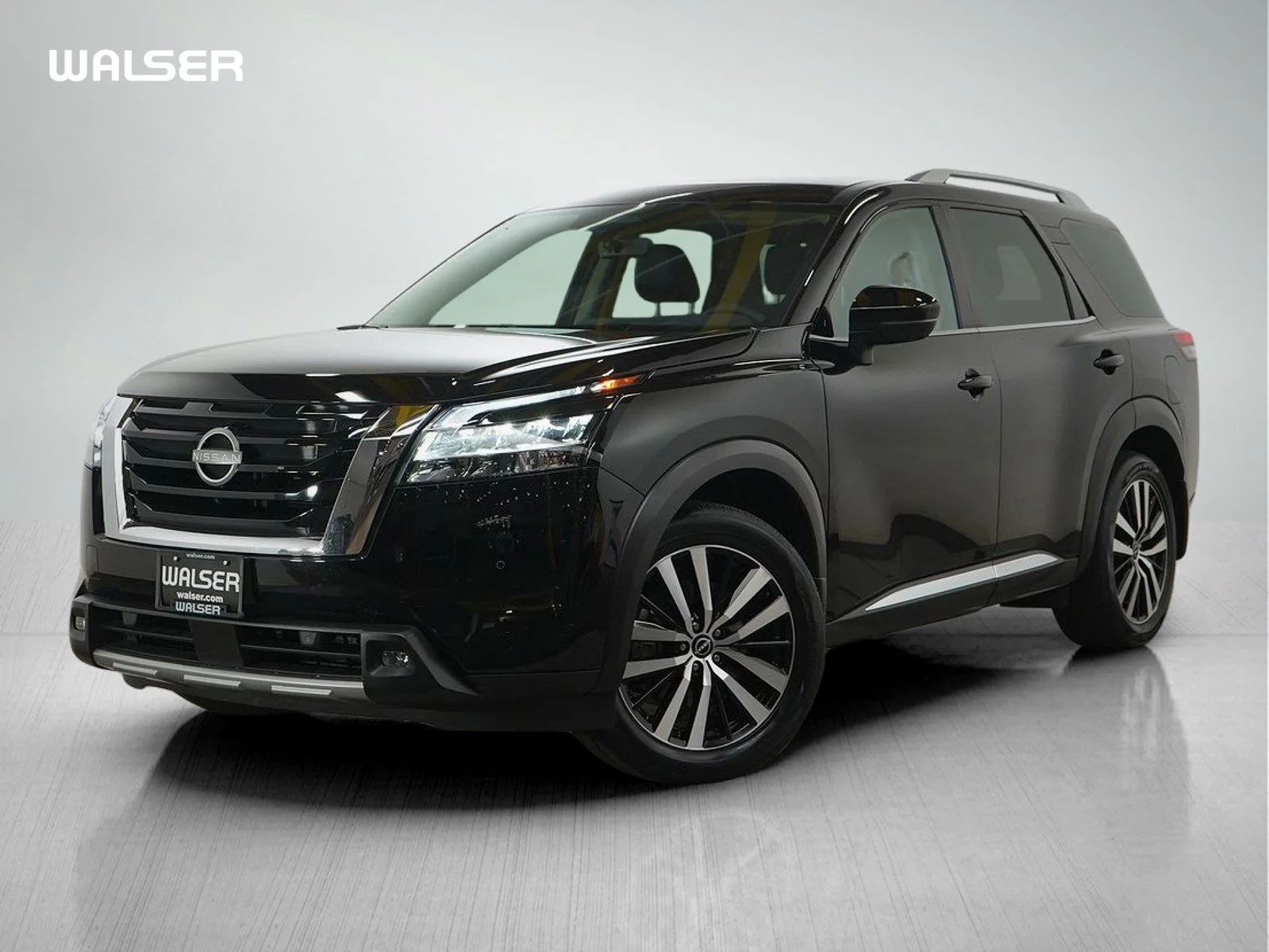 2024 Nissan Pathfinder Platinum 4WD's photo