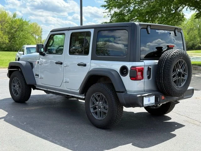 New 2024 Silver Zynith Clear-Coat Exterior Paint Jeep Sport S image 3