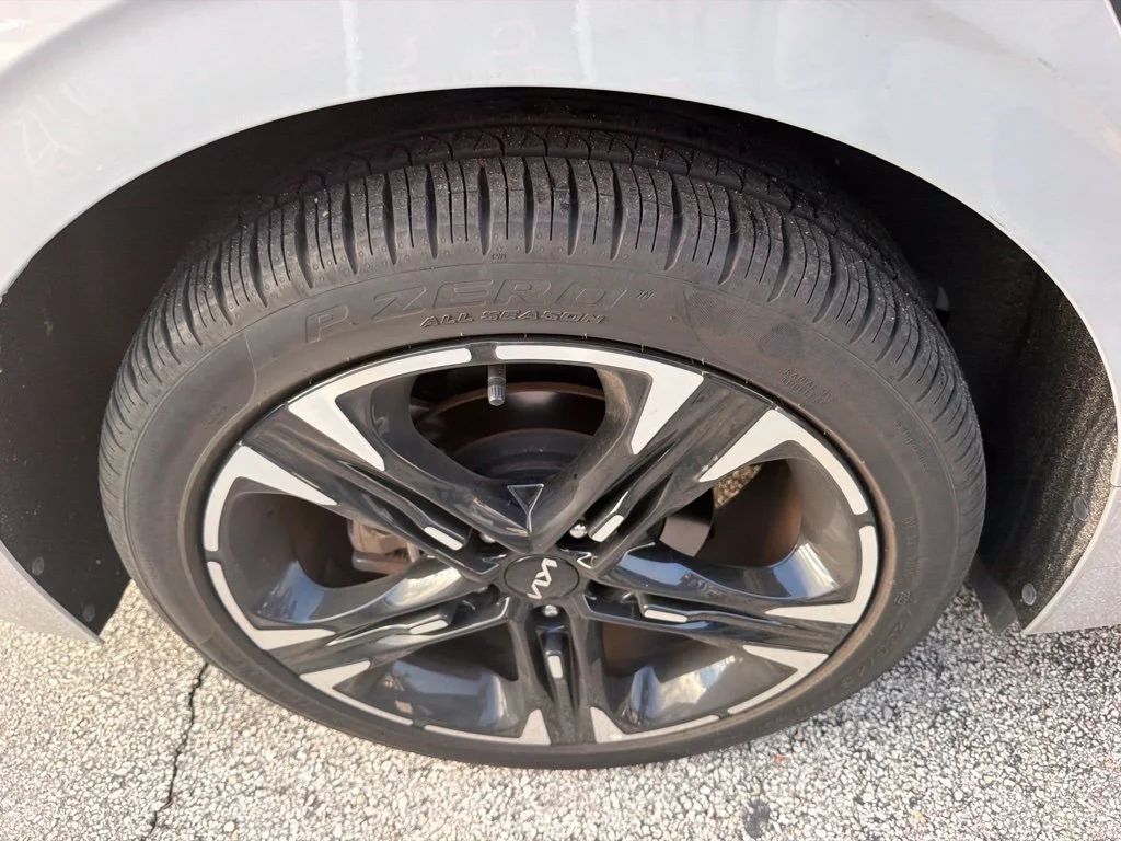 Used 2024 Wolf Gray Kia GT-Line image 12