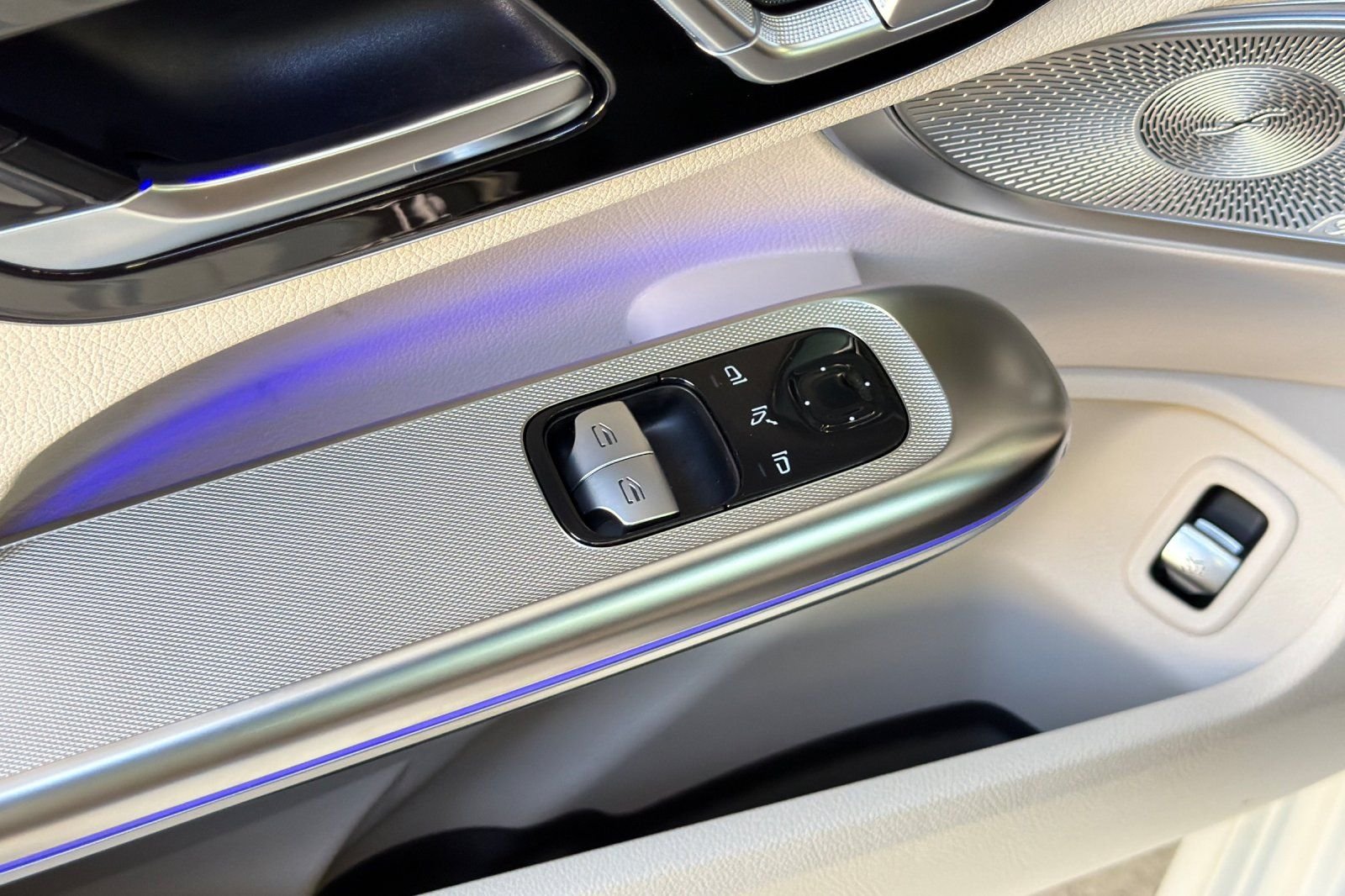 New 2026 Polar White Mercedes-Benz CLE 450 image 25
