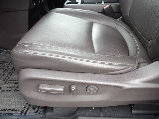 Used 2022 Lunar Silver Metallic Honda Touring image 20