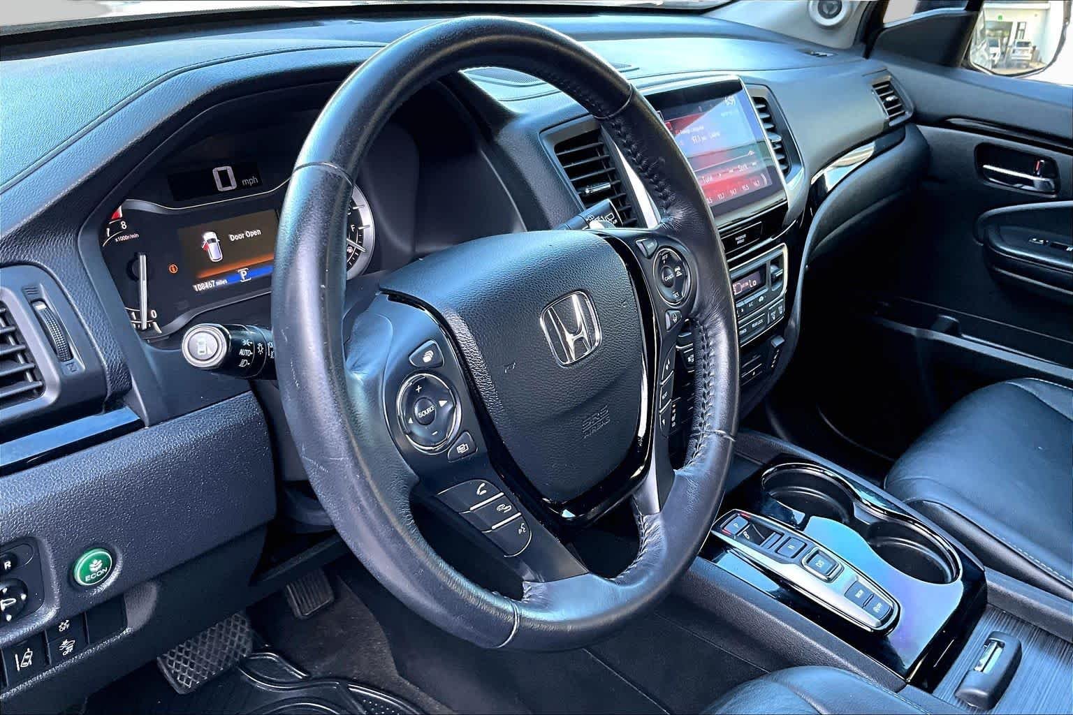 Used 2018 White Diamond Pearl Honda Touring image 18