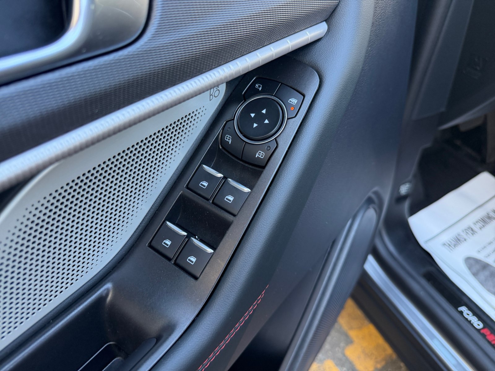 2025 Ford Explorer ST - Photo 30