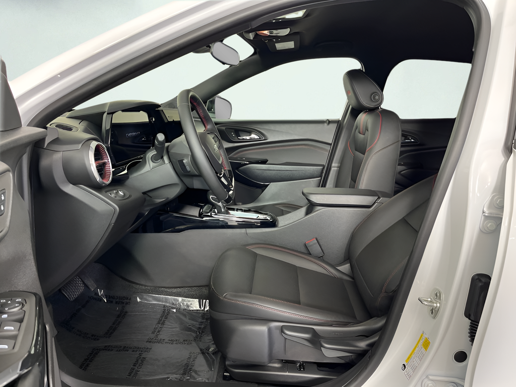 Used 2025 Summit White Chevrolet 2RS image 10